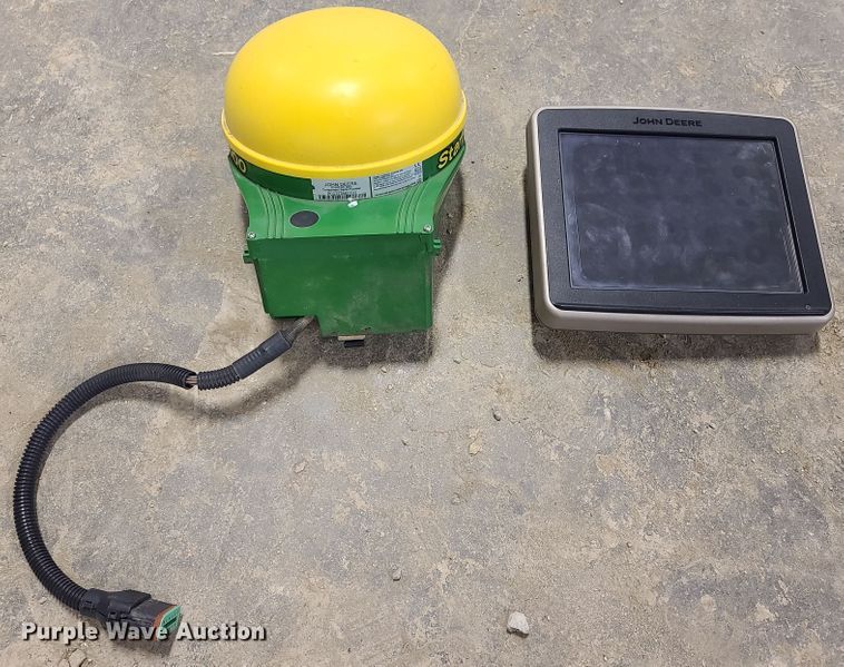 image for item FB9349 John Deere StarFire 3000 reciever