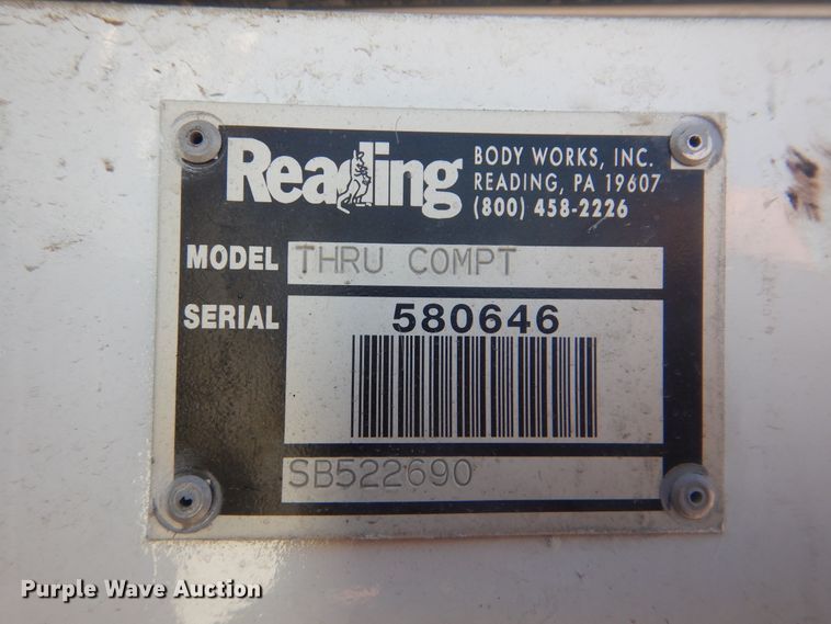 image for item AE9501 2004 International 7400  digger derrick truck