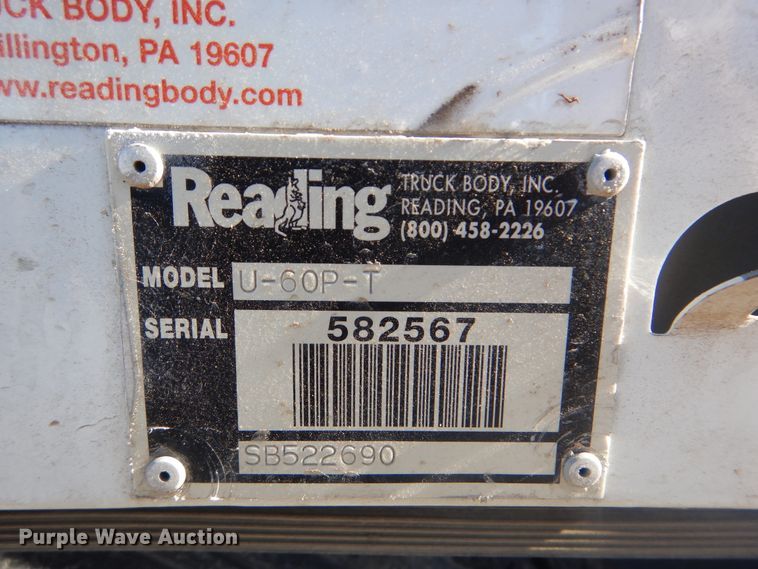 image for item AE9501 2004 International 7400  digger derrick truck