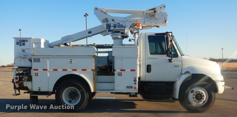 image for item AE9508 2007 International 4300  bucket truck