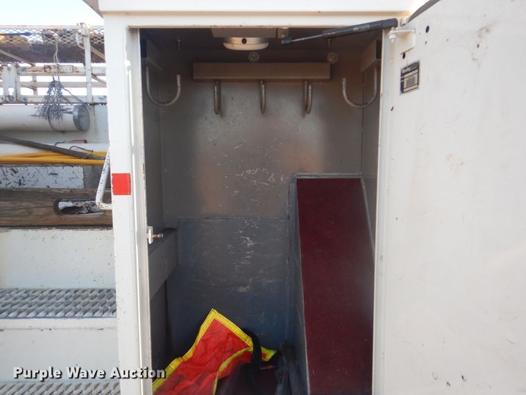 image for item AE9508 2007 International 4300  bucket truck