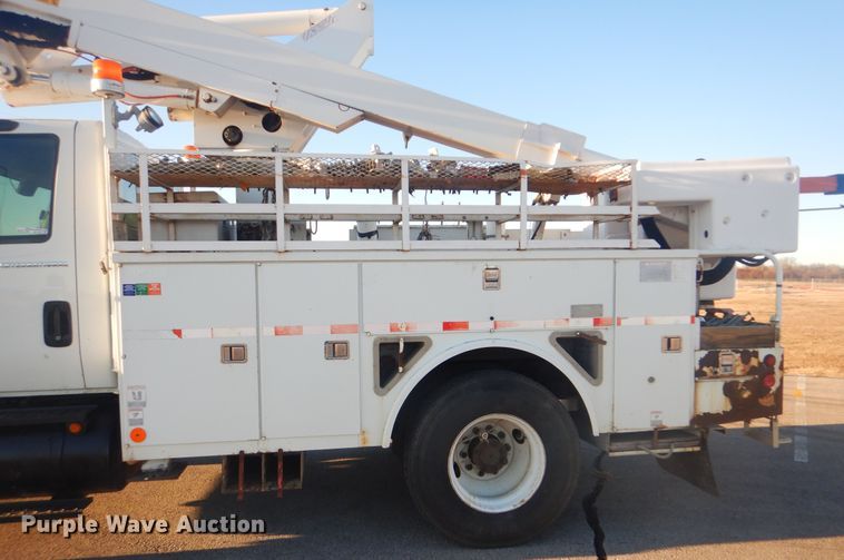 image for item AE9508 2007 International 4300  bucket truck