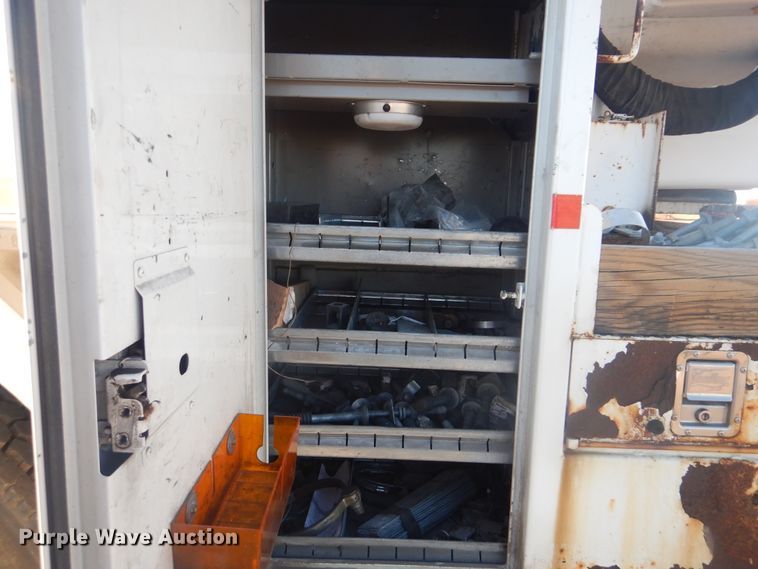 image for item AE9508 2007 International 4300  bucket truck