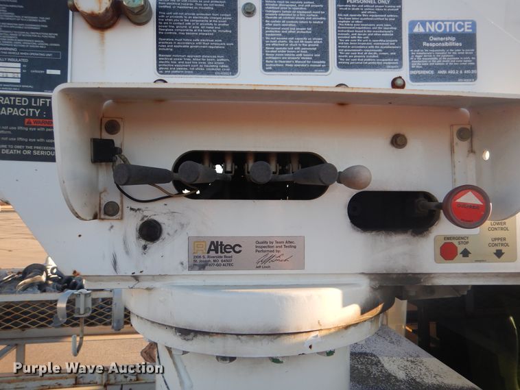 image for item AE9508 2007 International 4300  bucket truck