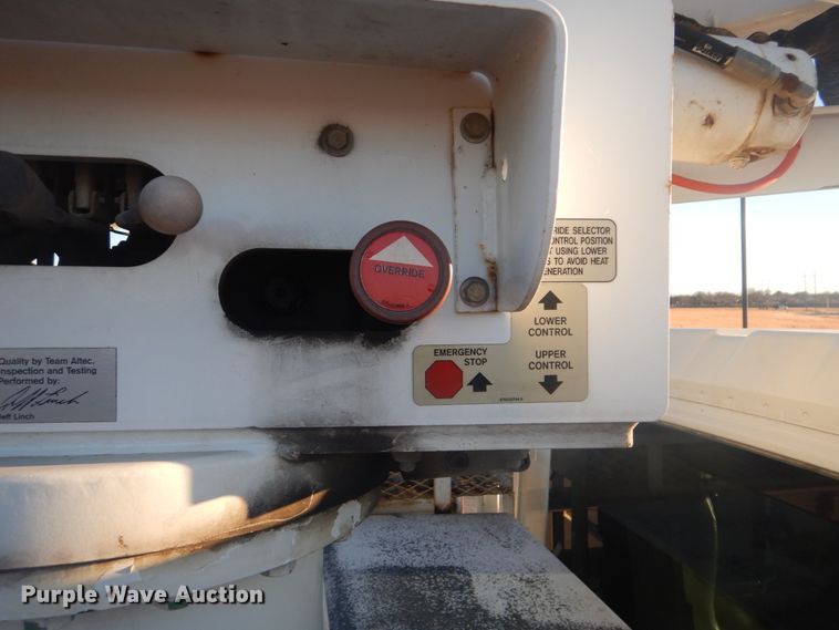 image for item AE9508 2007 International 4300  bucket truck