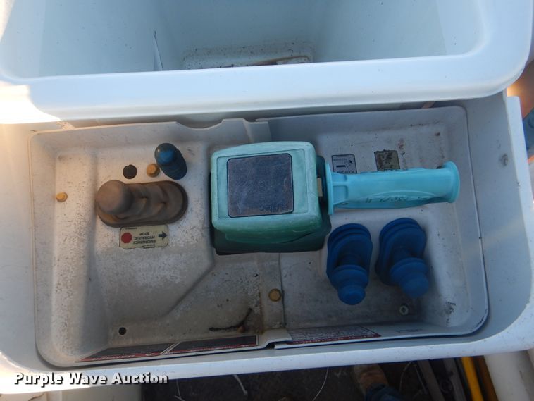 image for item AE9508 2007 International 4300  bucket truck