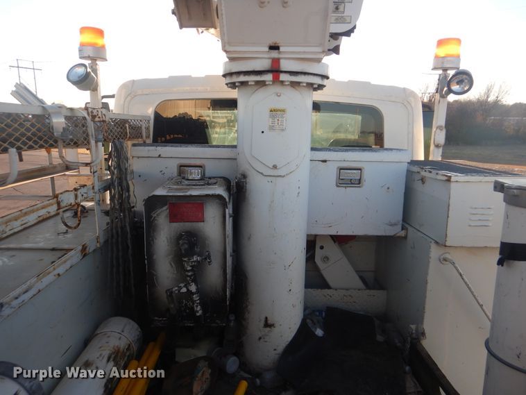 image for item AE9508 2007 International 4300  bucket truck