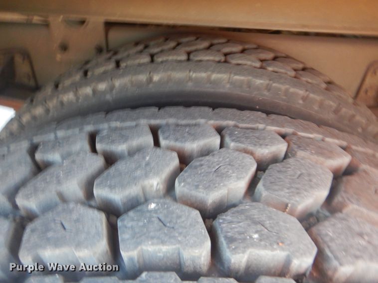 image for item AE9508 2007 International 4300  bucket truck