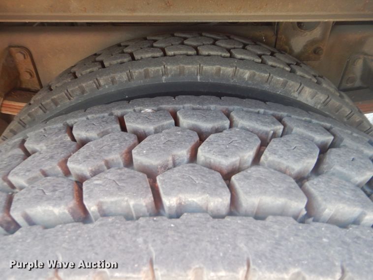 image for item AE9508 2007 International 4300  bucket truck