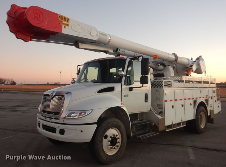 image for item AE9509 2006 International 4400  bucket truck