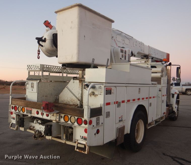 image for item AE9509 2006 International 4400  bucket truck