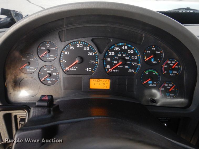 image for item AE9509 2006 International 4400  bucket truck