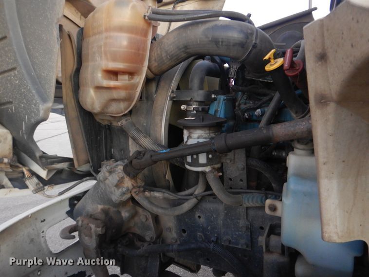 image for item AE9509 2006 International 4400  bucket truck