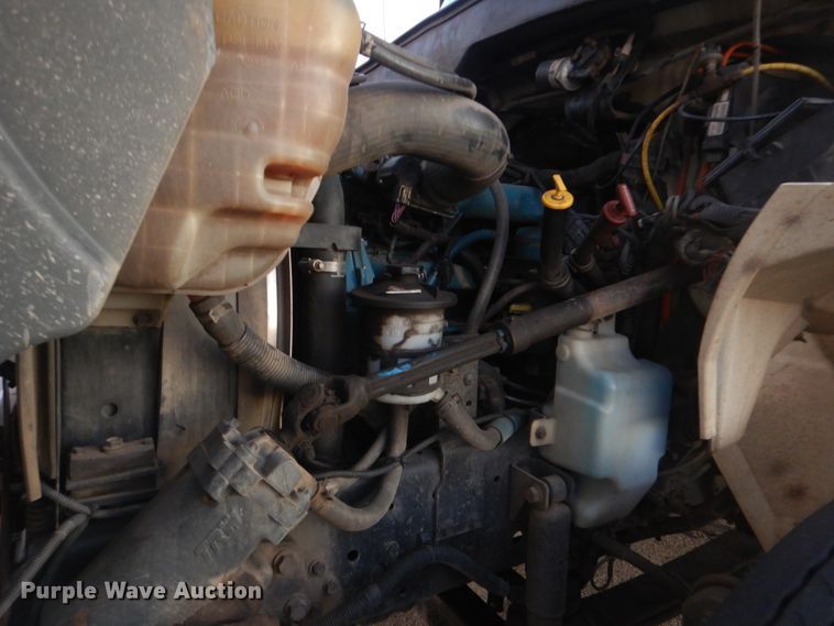 image for item AE9509 2006 International 4400  bucket truck