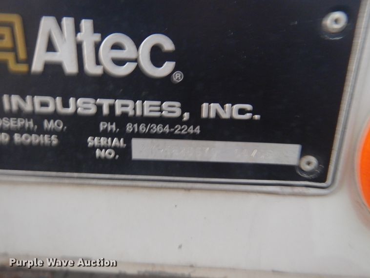 image for item AE9509 2006 International 4400  bucket truck