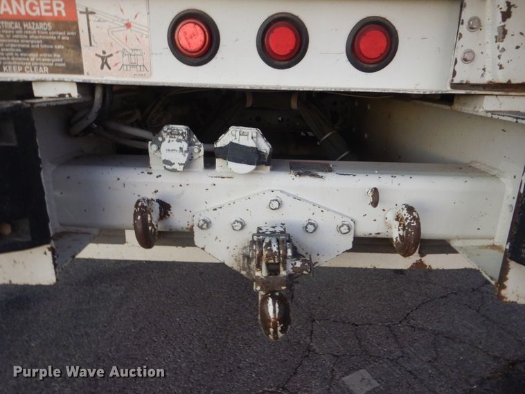 image for item AE9509 2006 International 4400  bucket truck