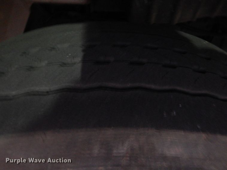 image for item AE9509 2006 International 4400  bucket truck