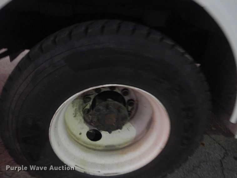 image for item AE9509 2006 International 4400  bucket truck