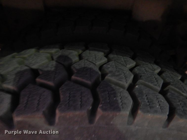 image for item AE9509 2006 International 4400  bucket truck