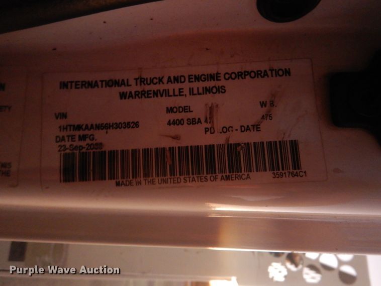 image for item AE9509 2006 International 4400  bucket truck