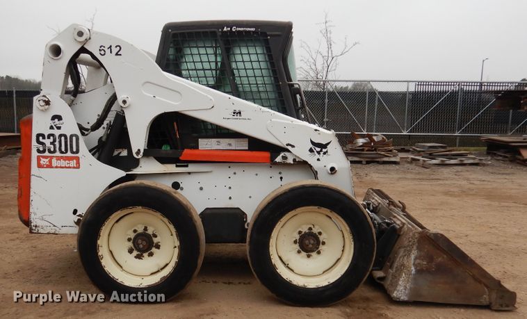 image for item AF9907 2007 Bobcat S300  skid steer loader
