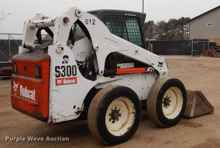 image for item AF9907 2007 Bobcat S300  skid steer loader