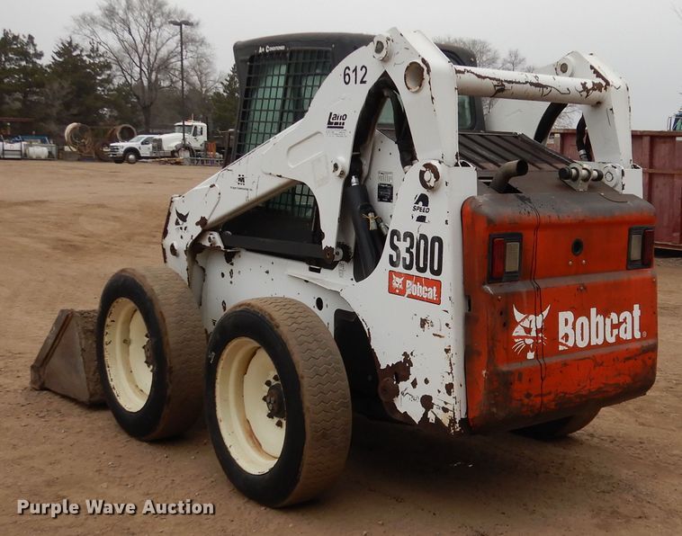 image for item AF9907 2007 Bobcat S300  skid steer loader
