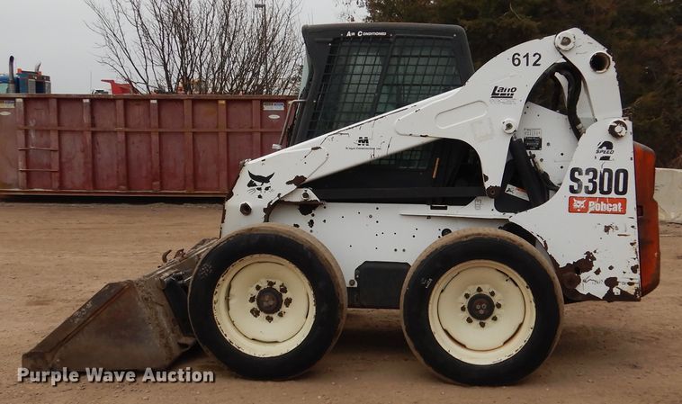 image for item AF9907 2007 Bobcat S300  skid steer loader