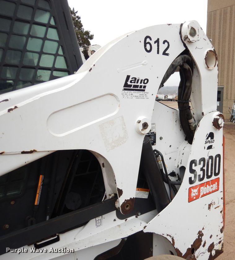 image for item AF9907 2007 Bobcat S300  skid steer loader