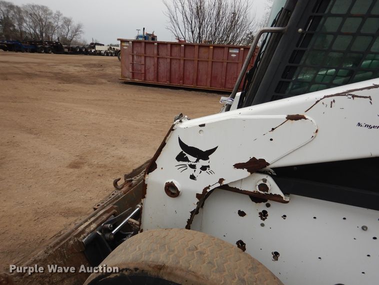 image for item AF9907 2007 Bobcat S300  skid steer loader