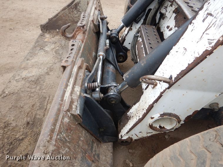 image for item AF9907 2007 Bobcat S300  skid steer loader