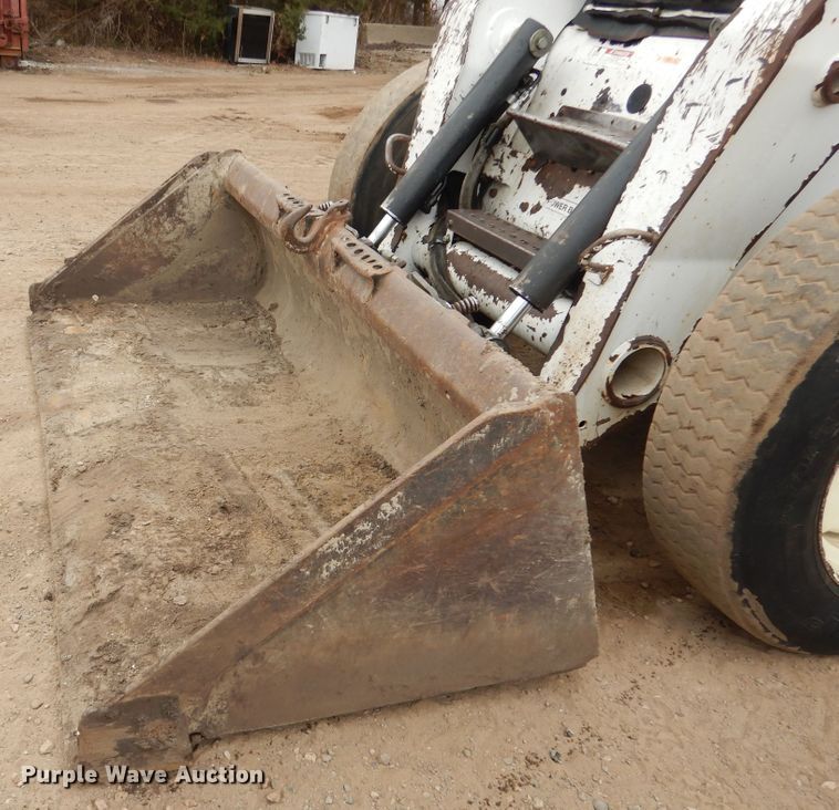 image for item AF9907 2007 Bobcat S300  skid steer loader