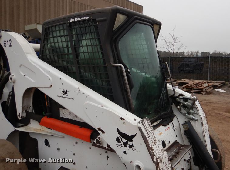image for item AF9907 2007 Bobcat S300  skid steer loader