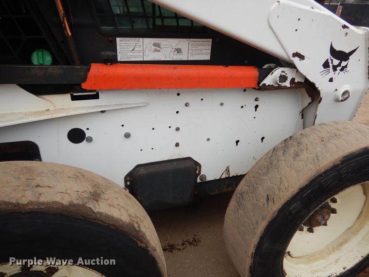 image for item AF9907 2007 Bobcat S300  skid steer loader