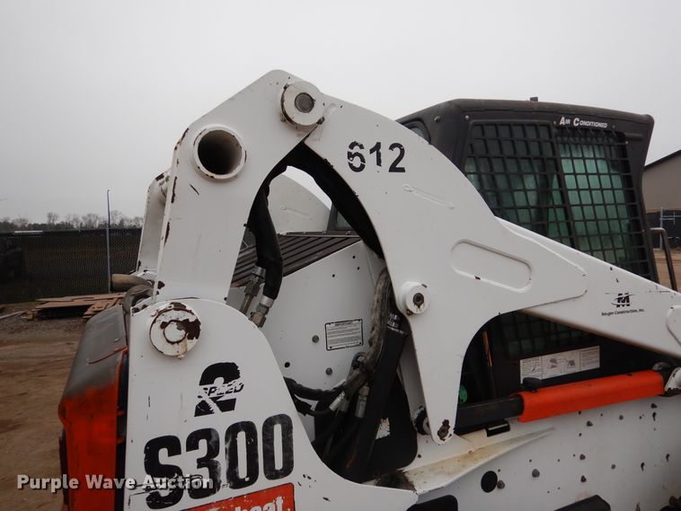 image for item AF9907 2007 Bobcat S300  skid steer loader