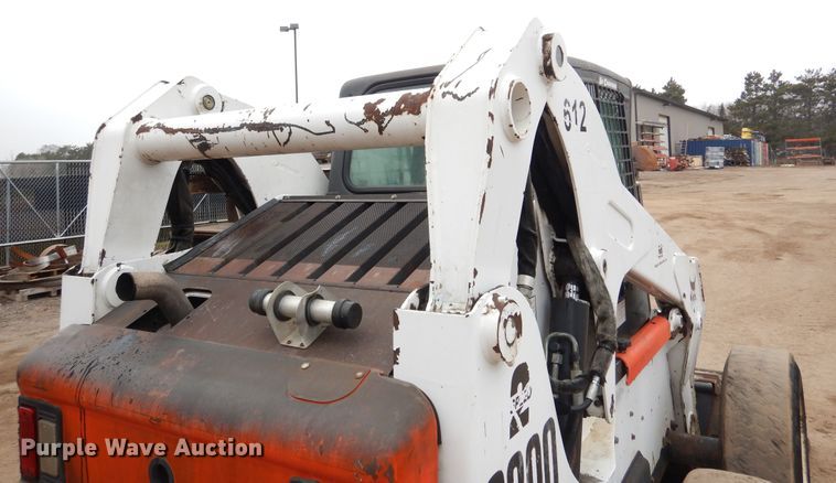 image for item AF9907 2007 Bobcat S300  skid steer loader