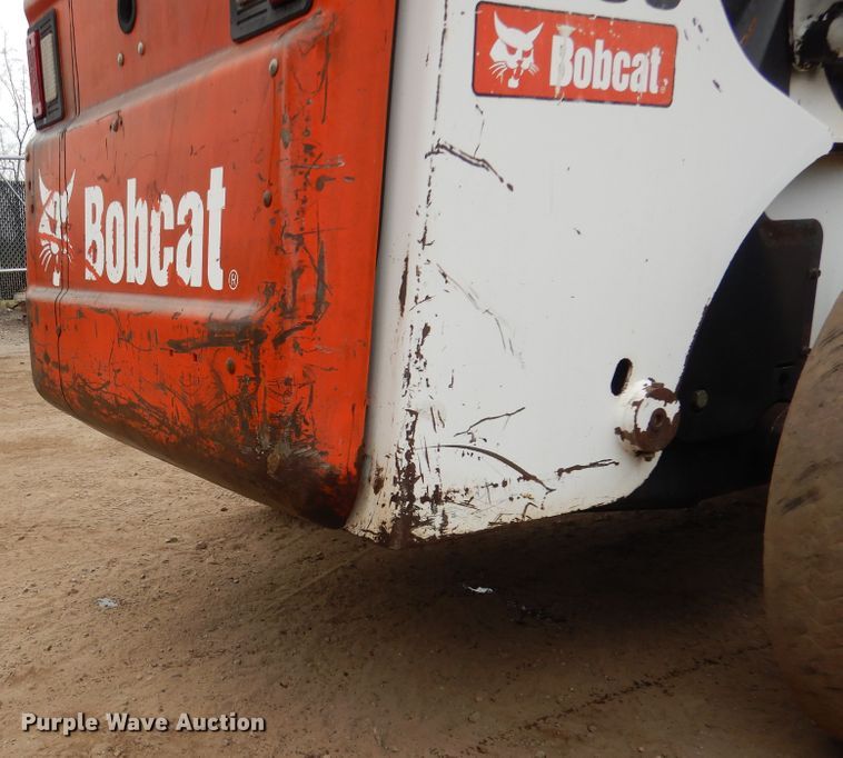 image for item AF9907 2007 Bobcat S300  skid steer loader