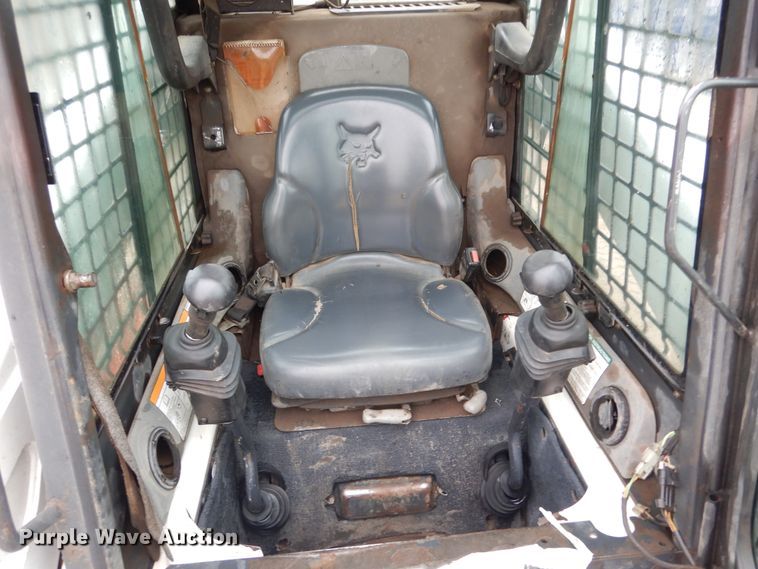 image for item AF9907 2007 Bobcat S300  skid steer loader