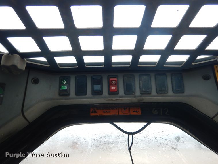 image for item AF9907 2007 Bobcat S300  skid steer loader