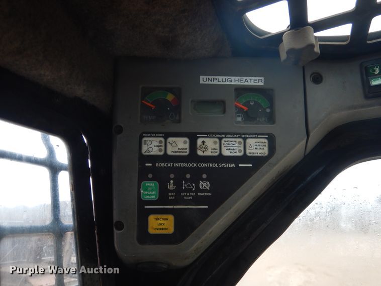 image for item AF9907 2007 Bobcat S300  skid steer loader