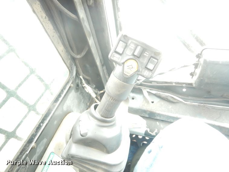 image for item AF9907 2007 Bobcat S300  skid steer loader