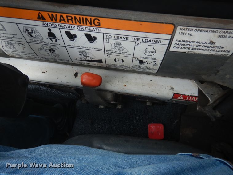 image for item AF9907 2007 Bobcat S300  skid steer loader