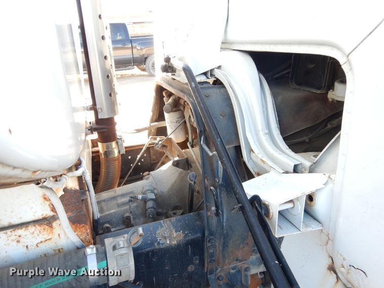 image for item AF9910 1987 Ford 8000  water truck