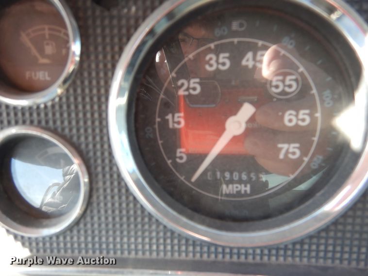 image for item AF9910 1987 Ford 8000  water truck