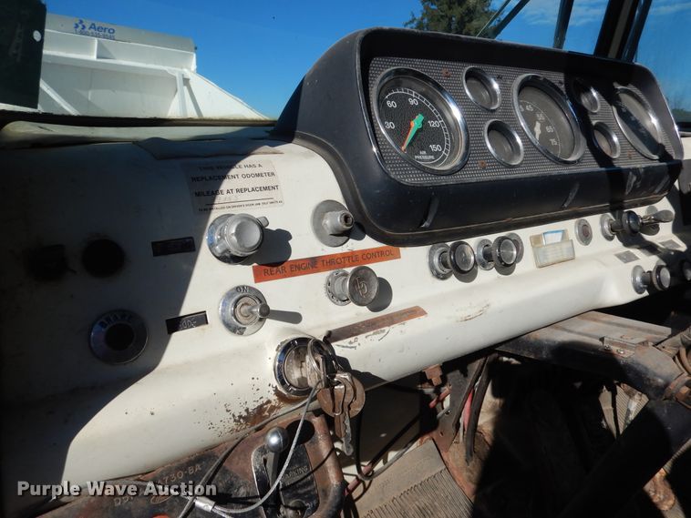 image for item AF9910 1987 Ford 8000  water truck