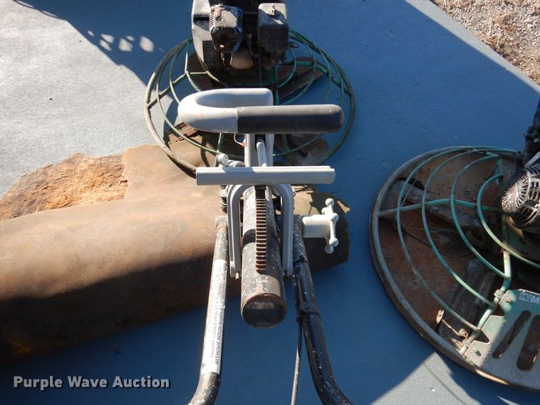 image for item AF9918 Multiquip trowel