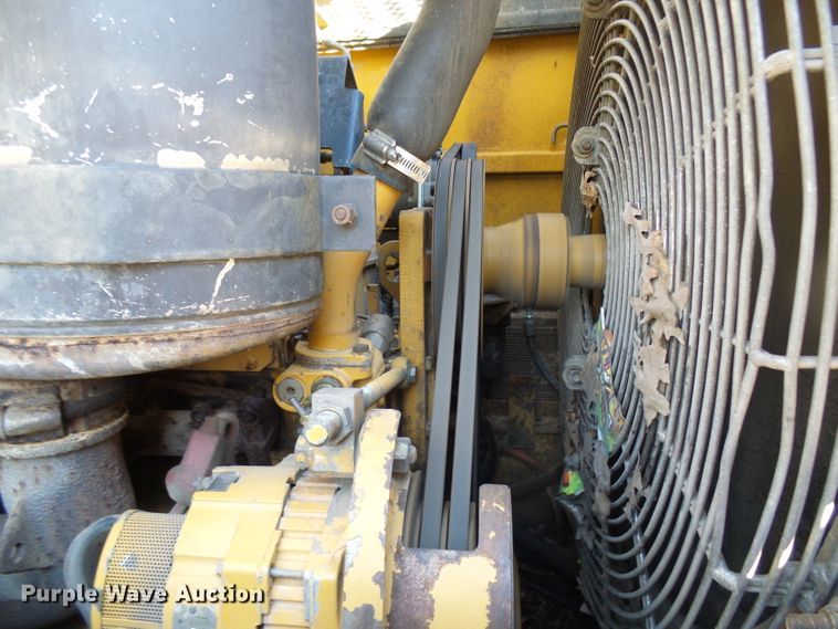 image for item DC2858 1998 Caterpillar 953C  track loader