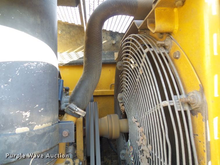 image for item DC2858 1998 Caterpillar 953C  track loader