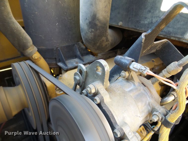 image for item DC2858 1998 Caterpillar 953C  track loader