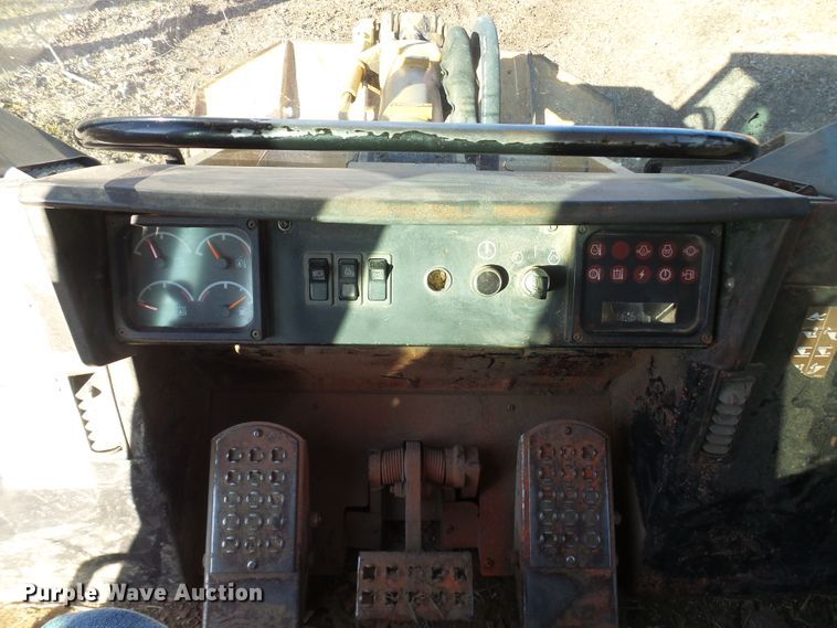 image for item DC2858 1998 Caterpillar 953C  track loader